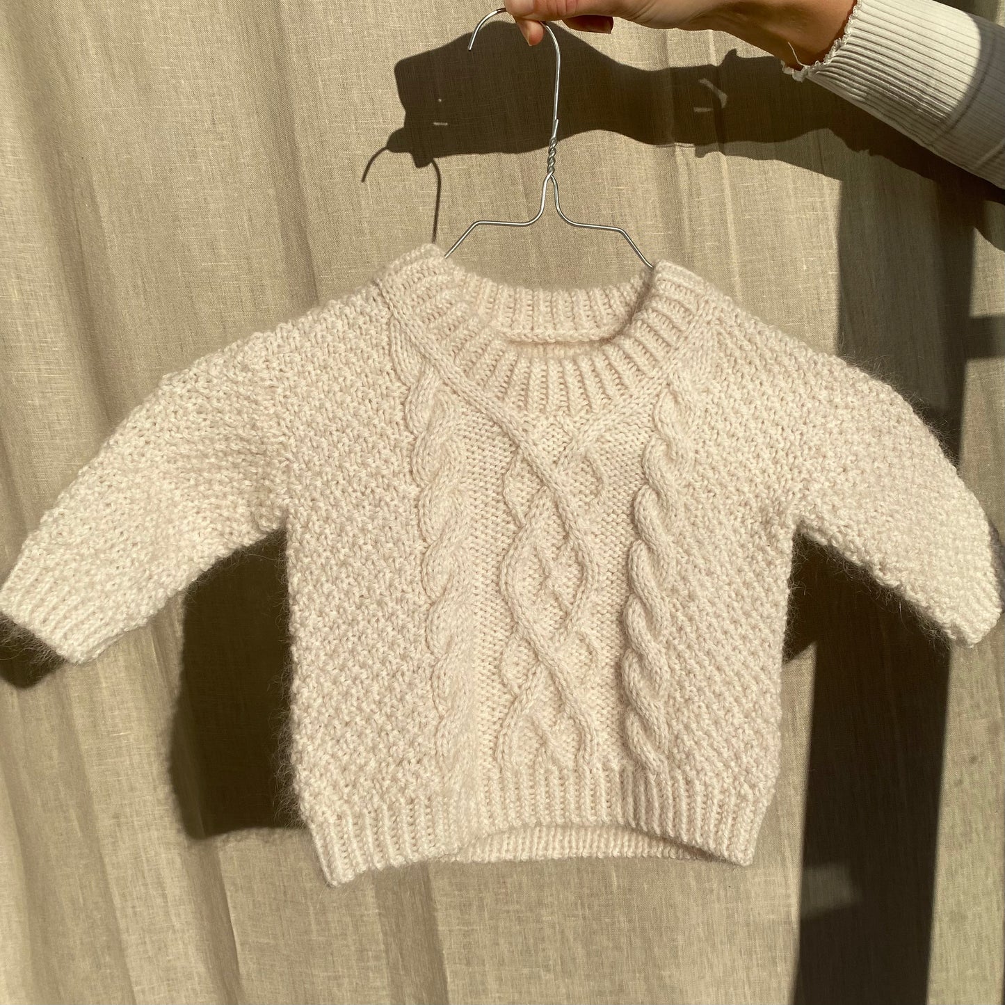 Swirl Sweater Baby - English