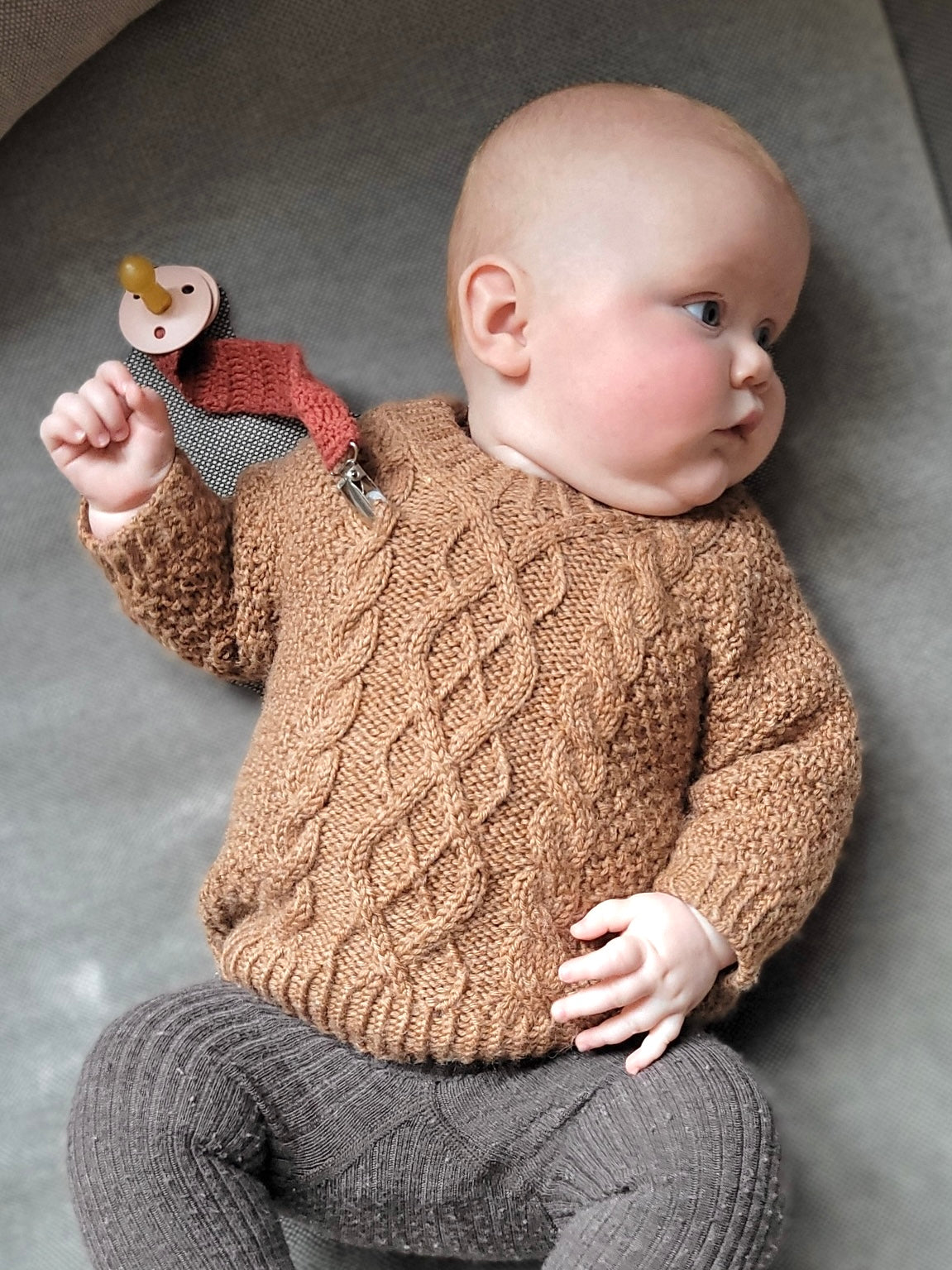 Swirl Sweater Baby - English