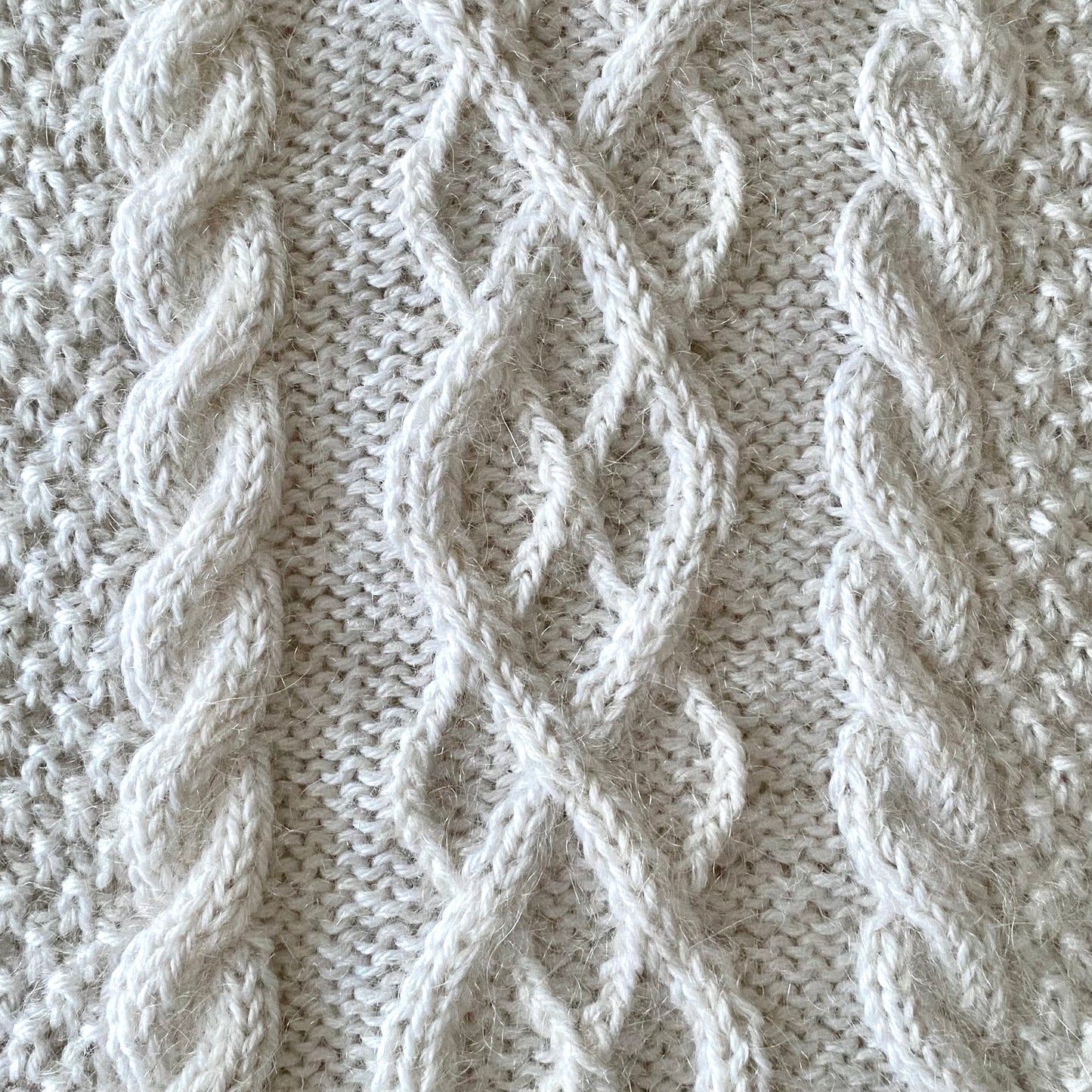 Swirl Sweater Baby - English