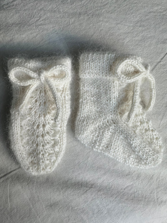 Acanthus Baby Socks - English