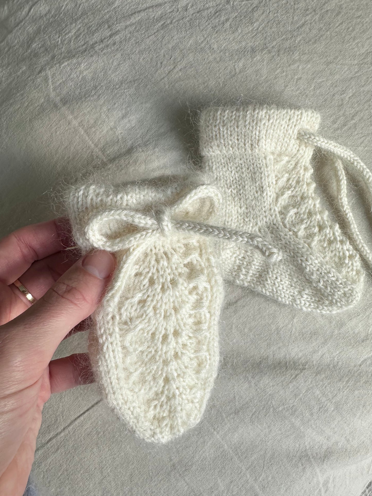 Acanthus Baby Socks - English