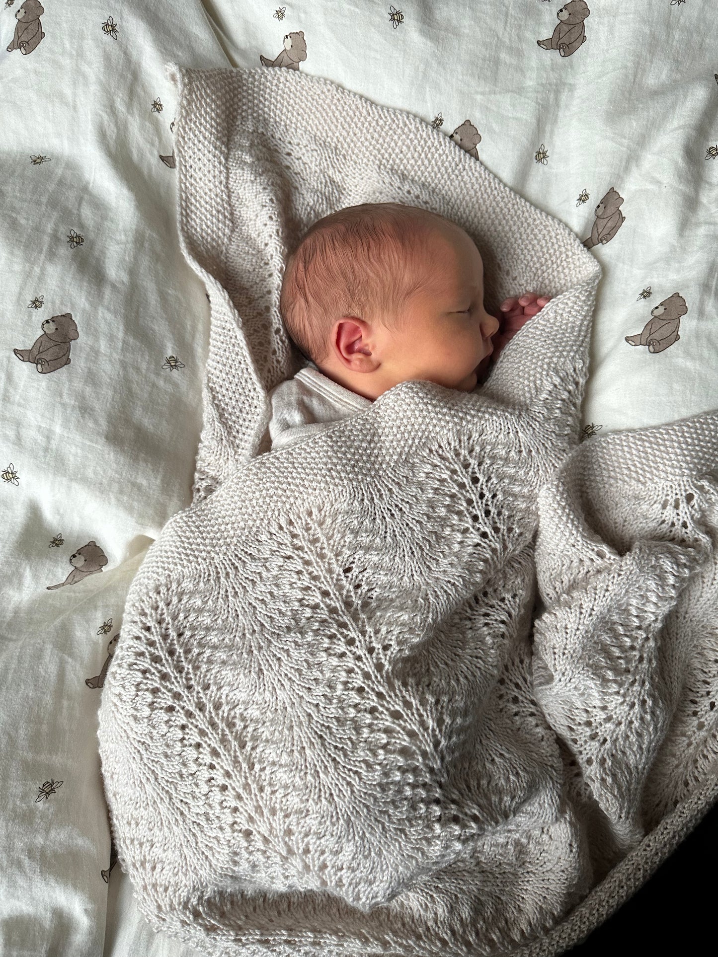 Lumi Baby Blanket - English