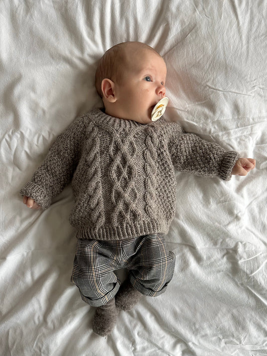 Swirl Sweater Baby - English