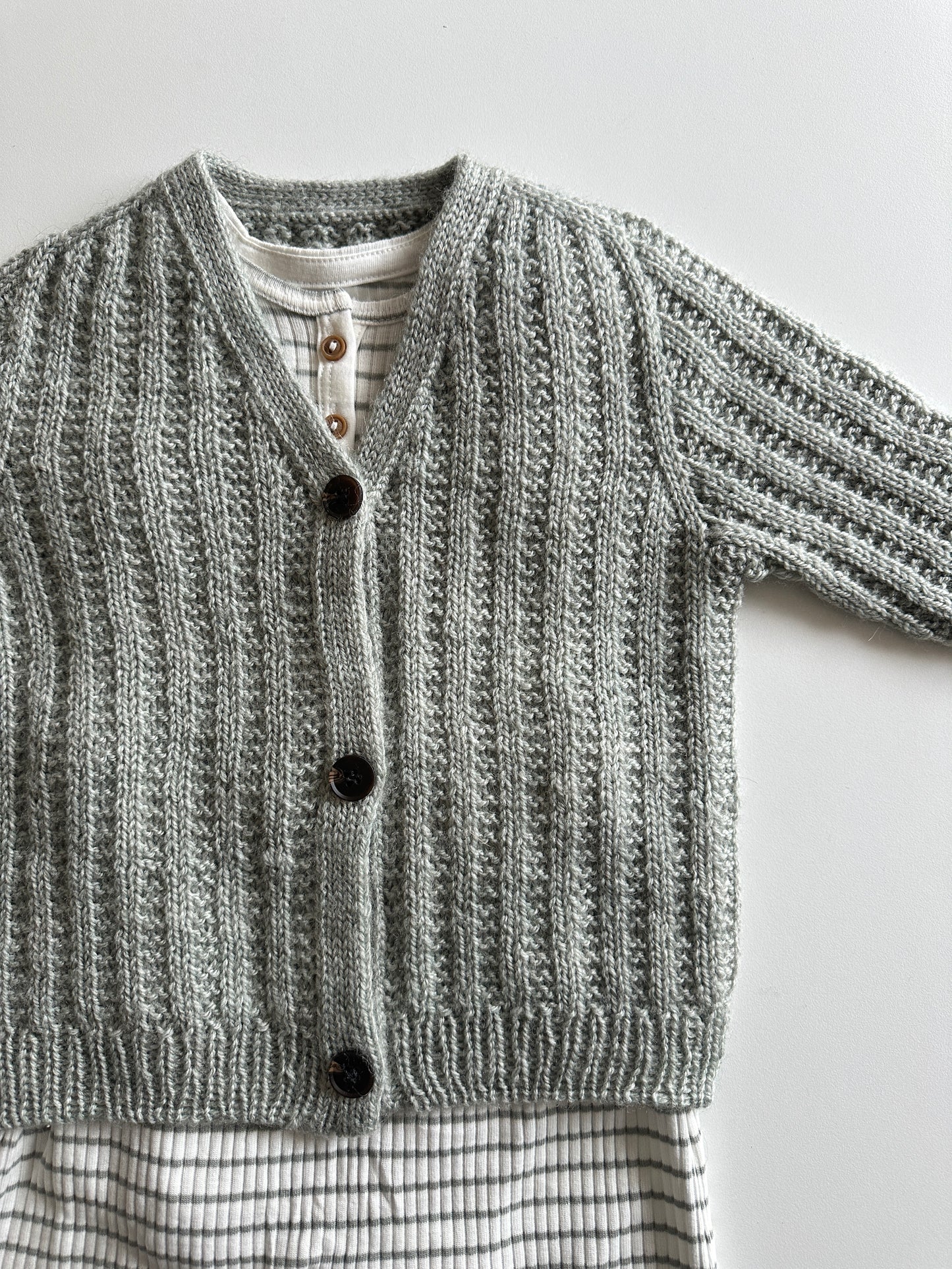 Cardamom Cardigan Mini - English