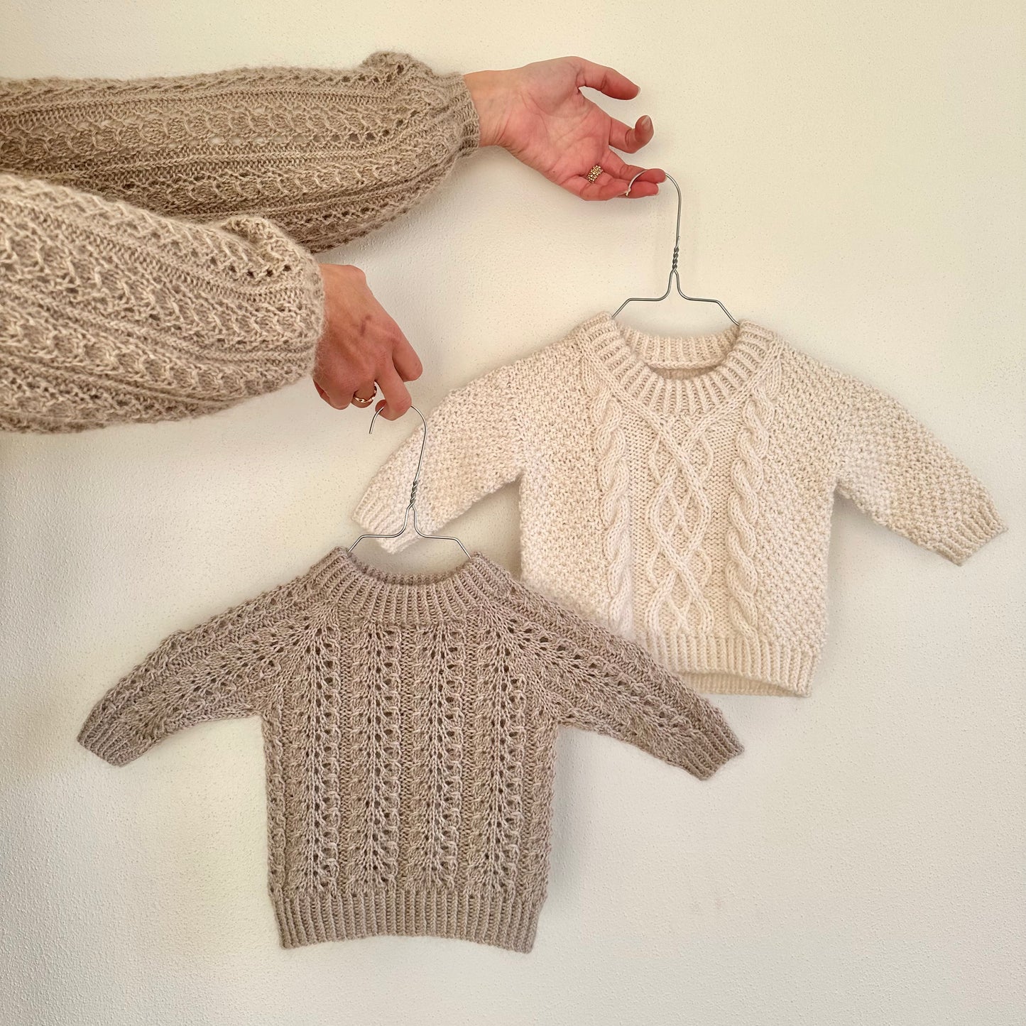 Swirl Sweater Baby - English