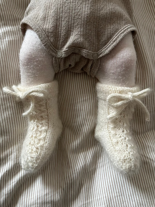 Acanthus Baby Socks - English
